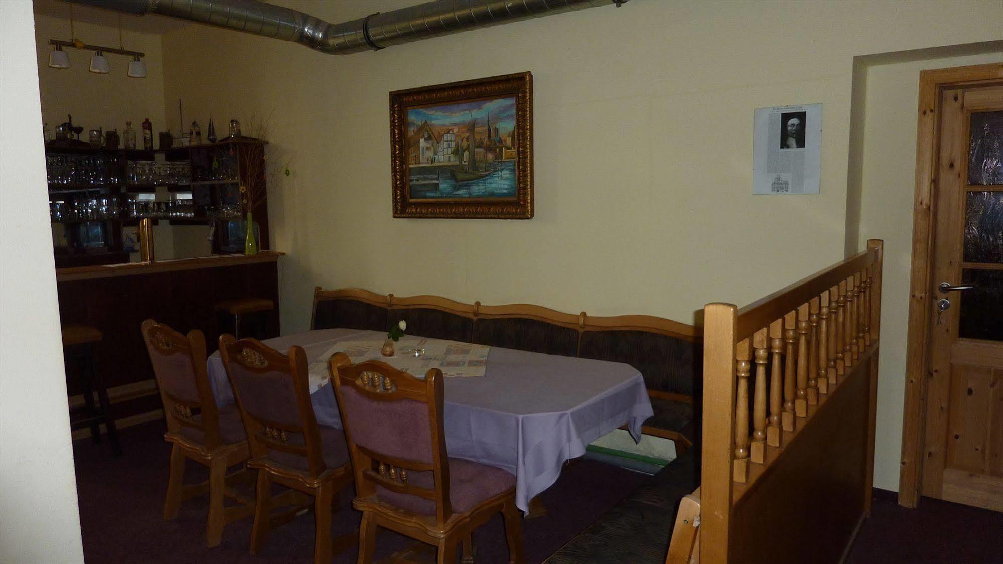 Altstadt Pension Hafenblick 施特拉尔松德 外观 照片