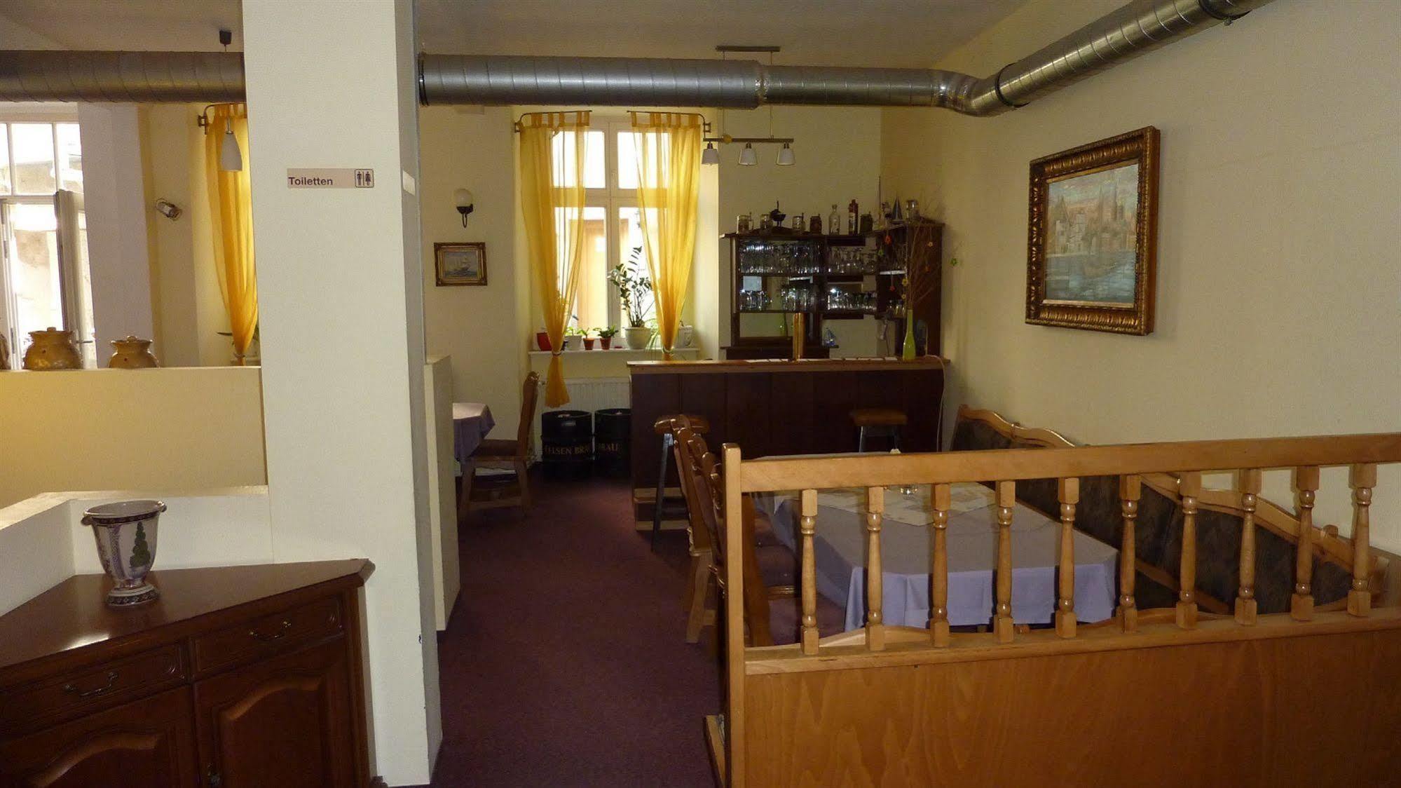 Altstadt Pension Hafenblick 施特拉尔松德 外观 照片